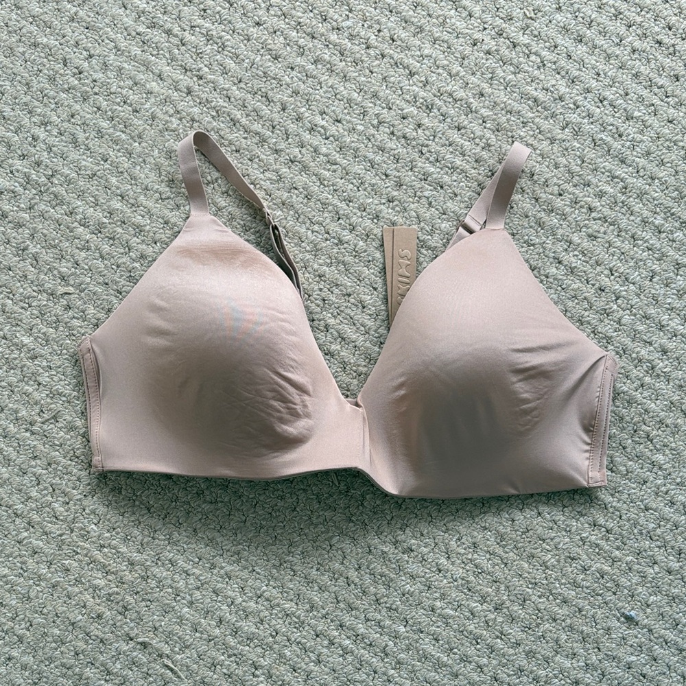NWT Skims Wireless Form Tee Shirt Demi Bra Clay